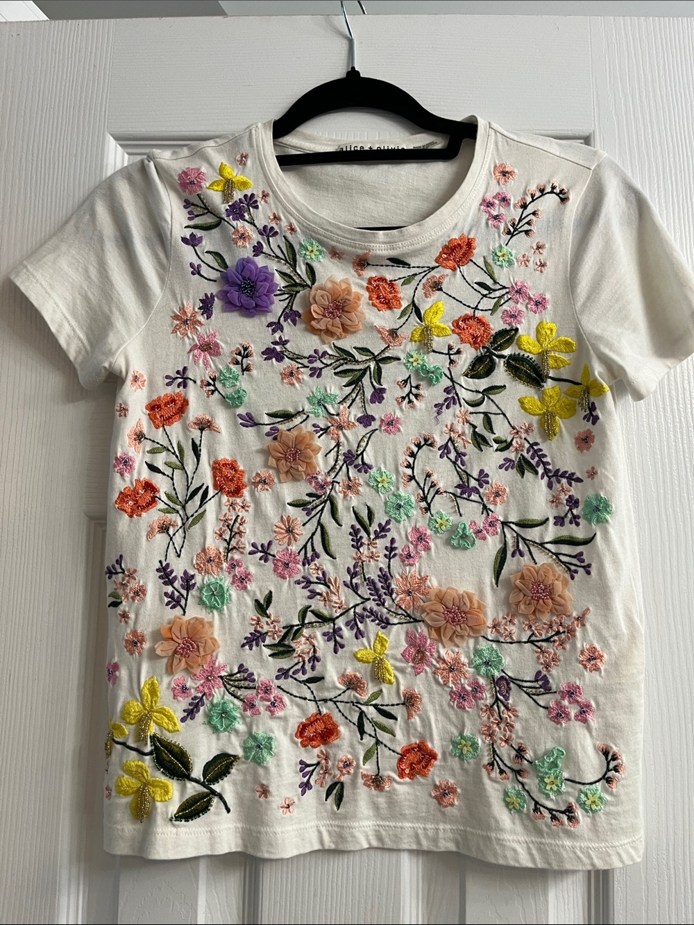 Alice + Olivia White Floral Embroidered Embellished Short Sleeve Top